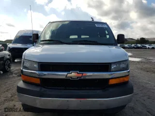 2017 Chevrolet Express Passenger LT with VIN 1GAZGPFF5H1170800, listed as a Copart auction lot 86915014 with 73,649 mi miles and Salvage Title. Bid and sale history available at carsss.com. Image 5.