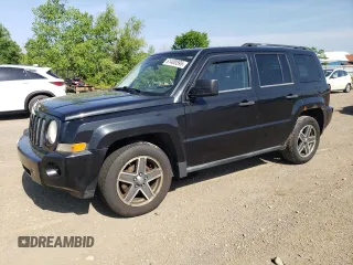 2008 Jeep Patriot Sport z VIN 1J8FF28W48D792325, wystawiony jako Copart lot #61400595 z przebiegiem 129 946 mil mil oraz Szkoda całkowita • Salvage title. Historia ofert i sprzedaży dostępna na DreamBid. Obrazek 1.