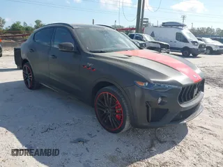 2022 Maserati Levante z VIN ZN661ZUT3NX389424, wystawiony jako IAAI lot #41574253 z przebiegiem 9 151 mil mil oraz . Historia ofert i sprzedaży dostępna na DreamBid. Obrazek 1.