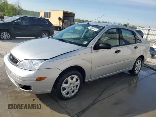 2006 Ford Focus S z VIN 1FAFP34N76W123108, wystawiony jako Copart lot #54394745 z przebiegiem 158 890 mil mil oraz Szkody całkowita. Historia ofert i sprzedaży dostępna na DreamBid. Obrazek 1.