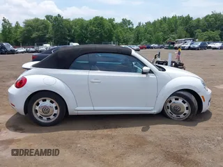 2015 Volkswagen Beetle Classic с VIN 3VW517AT4FM809038, выставлен на аукционе IAAI как лот 42621859 с пробегом 106 118 миль миль и . История ставок и продаж доступна на DreamBid. Изображение 13.