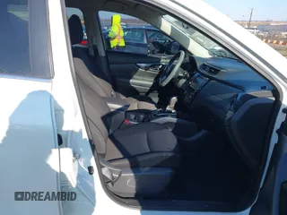 2019 Nissan Rogue SV with VIN KNMAT2MV0KP551083, listed as a IAAI auction lot 41364279 with 38,405 mi miles. Bid and sale history available at carsss.com. Image 5.