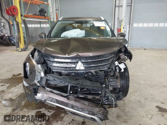 2024 Mitsubishi Outlander SEL z VIN JA4J4WA84RZ054131, wystawiony jako IAAI lot #41555718 z przebiegiem 17 559 mil mil oraz . Historia ofert i sprzedaży dostępna na DreamBid. Obrazek 12.