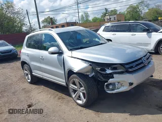 2016 Volkswagen Tiguan S с VIN WVGBV7AX1GW023157, выставлен на аукционе IAAI как лот 42263302 с пробегом 128 747 миль миль и . История ставок и продаж доступна на DreamBid. Изображение 1.