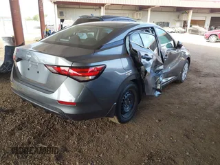 2024 Nissan Sentra S z VIN 3N1AB8BV2RY223040, wystawiony jako IAAI lot #40938706 z przebiegiem 13 013 mil mil oraz . Historia ofert i sprzedaży dostępna na DreamBid. Obrazek 4.