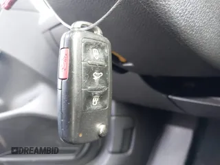 2012 Volkswagen Passat SE z VIN 1VWBP7A35CC024137, wystawiony jako IAAI lot #41572782 z przebiegiem 138 827 mil mil oraz . Historia ofert i sprzedaży dostępna na DreamBid. Obrazek 11.