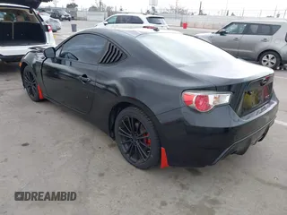 2013 Scion FR-S z VIN JF1ZNAA14D2733237, wystawiony jako IAAI lot #42098514 z przebiegiem 77 949 mil mil oraz . Historia ofert i sprzedaży dostępna na DreamBid. Obrazek 3.