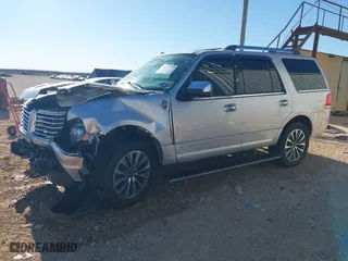 2016 Lincoln Navigator Select with VIN 5LMJJ2HT6GEL08923, listed as a IAAI auction lot 41663454 with 126,199 mi miles. Bid and sale history available at carsss.com. Image 2.