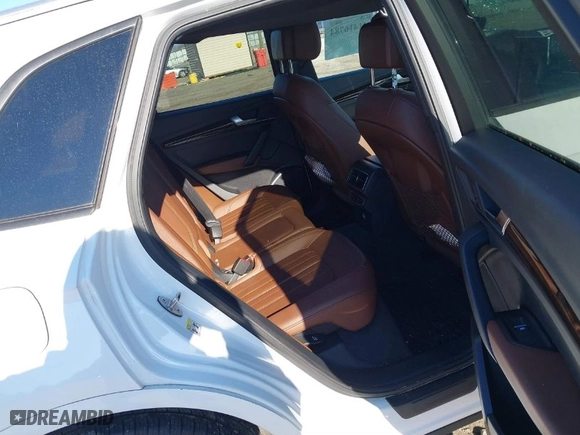 2018 Audi Q5 Premium with VIN WA1ANAFY4J2212232, listed as a IAAI auction lot 41416784 with 96,801 mi miles. Bid and sale history available at carsss.com. Image 8.