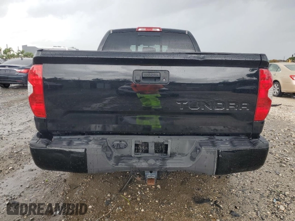 2017 Toyota Tundra SR5 z VIN 5TFRW5F13HX222876, wystawiony jako Copart lot #52101965 z przebiegiem 79 015 mil mil oraz Nie do naprawy • Non repairable. Historia ofert i sprzedaży dostępna na DreamBid. Obrazek 6.