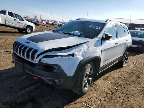 2018 Jeep Cherokee Trailhawk with VIN 1C4PJMBB2JD520325, listed as a Copart auction lot 48538044 with 116,753 mi miles and Non Repairable. Bid and sale history available at carsss.com. Image 1.