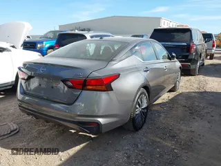 2024 Nissan Altima 2.5 SV with VIN 1N4BL4DV4RN334292, listed as a IAAI auction lot 41814884 with 38,547 mi miles. Bid and sale history available at carsss.com. Image 4.