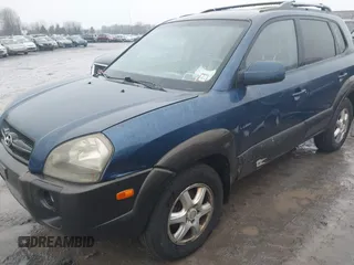 2005 Hyundai Tucson GLS with VIN KM8JN12DX5U134859, listed as a IAAI auction lot 41126546 with 215,110 mi miles. Bid and sale history available at carsss.com. Image 2.