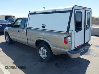 2002 GMC Sonoma SLS z VIN 1GTDT19W928157584, wystawiony jako IAAI lot #42246397 z przebiegiem 70 026 mil mil oraz . Historia ofert i sprzedaży dostępna na DreamBid. Obrazek 6.