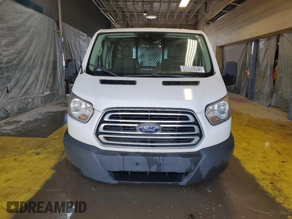 2018 Ford Transit z VIN 1FTYR1ZM8JKA89150, wystawiony jako Copart lot #51192365 z przebiegiem 154 597 mil mil oraz Czysty tytuł • Clean title. Historia ofert i sprzedaży dostępna na DreamBid. Obrazek 5.