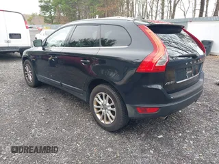 2010 Volvo XC60 3.0T with VIN YV4992DZ8A2084640, listed as a IAAI auction lot 42021744 with 175,618 mi miles. Bid and sale history available at carsss.com. Image 3.