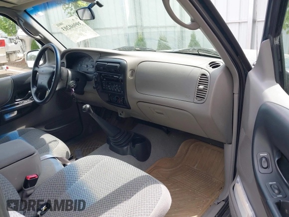 1998 Ford Ranger XL with VIN 1FTZR15X0WPB53826, listed as a IAAI auction lot 39960203 with 134,393 mi miles. Bid and sale history available at carsss.com. Image 5.
