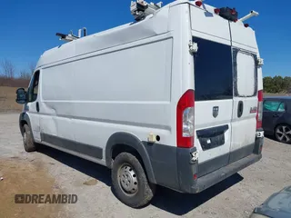 2018 Ram ProMaster Cargo z VIN 3C6TRVDG9JE148879, wystawiony jako IAAI lot #41803582 z przebiegiem 235 110 mil mil oraz . Historia ofert i sprzedaży dostępna na DreamBid. Obrazek 3.