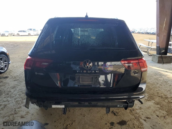 2022 Volkswagen Tiguan S with VIN 3VV1B7AXXNM012536, listed as a Copart auction lot 81937034 with 38,912 mi miles and Salvage Title. Bid and sale history available at carsss.com. Image 6.