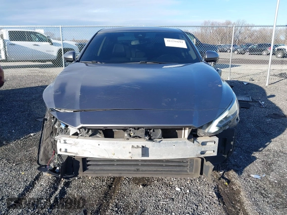 2019 Nissan Altima 2.5 Platinum with VIN 1N4BL4FW1KC174475, listed as a IAAI auction lot 41231692 with 93,048 mi miles. Bid and sale history available at carsss.com. Image 13.