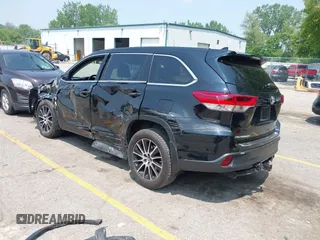 2018 Toyota Highlander SE with VIN 5TDJZRFH6JS496061, listed as a IAAI auction lot 42438105 with 76,637 mi miles and . Bid and sale history available at DreamBid. Image 3.