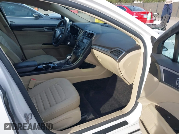 2014 Ford Fusion SE Hybrid with VIN 3FA6P0LU0ER114341, listed as a IAAI auction lot 41578347 with 191,527 mi miles. Bid and sale history available at carsss.com. Image 5.