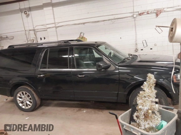 2015 Ford Expedition EL Limited with VIN 1FMJK2AT4FEF32331, listed as a IAAI auction lot 42126769 with 200,642 mi miles. Bid and sale history available at carsss.com. Image 13.