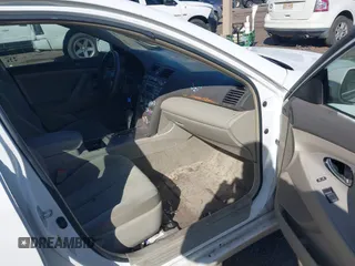 2009 Toyota Camry z VIN 4T1BE46K79U823620, wystawiony jako IAAI lot #41633601 z przebiegiem 203 940 mil mil oraz . Historia ofert i sprzedaży dostępna na DreamBid. Obrazek 5.