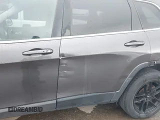 2018 Jeep Cherokee Latitude Plus with VIN 1C4PJLLBXJD621833, listed as a IAAI auction lot 41325843 with 65,326 mi miles. Bid and sale history available at carsss.com. Image 6.