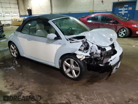 2010 Volkswagen Beetle with VIN 3VWRG3AL0AM004879, listed as a Copart auction lot 84697024 with 128,793 mi miles and Clean Title. Bid and sale history available at DreamBid. Image 4.