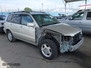 2004 Toyota Highlander with VIN JTEDP21A740036530, listed as a IAAI auction lot 41755851 with 184,088 mi miles. Bid and sale history available at carsss.com. Image 1.