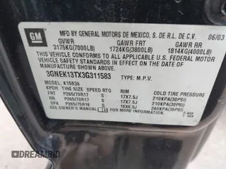 2003 Chevrolet Avalanche with VIN 3GNEK13TX3G311583, listed as a IAAI auction lot 42032187 with 301,008 mi miles. Bid and sale history available at carsss.com. Image 9.