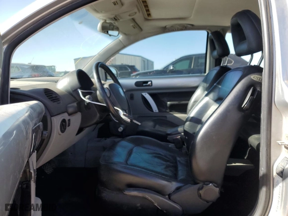 2001 Volkswagen New Beetle GLS with VIN 3VWCD21C61M410996, listed as a Copart auction lot 84971874 with NaN miles and Salvage Title. Bid and sale history available at carsss.com. Image 7.
