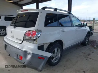 2003 Mitsubishi Outlander XLS with VIN JA4LZ41G33U092413, listed as a IAAI auction lot 41904961 with 178,691 mi miles. Bid and sale history available at carsss.com. Image 4.