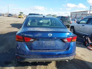 2021 Nissan Altima 2.5 SR with VIN 1N4BL4CV1MN326922, listed as a IAAI auction lot 40774995 with 60,244 mi miles. Bid and sale history available at carsss.com. Image 16.