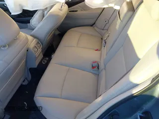 2017 Infiniti Q50 3.0t Premium with VIN JN1EV7AR0HM838534, listed as a IAAI auction lot 41625322 with 130,090 mi miles. Bid and sale history available at carsss.com. Image 8.