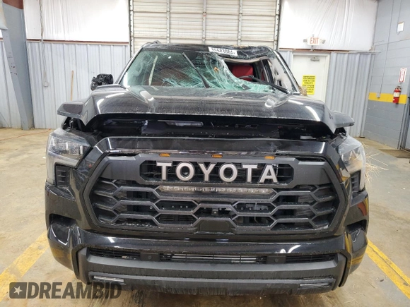 2023 Toyota Sequoia SR5 with VIN 7SVAAABA4PX018604, listed as a Copart auction lot 85583084 with 17,717 mi miles and Clean Title. Bid and sale history available at carsss.com. Image 5.