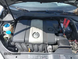 2005 Volkswagen Jetta z VIN 3VWDG71K15M638359, wystawiony jako IAAI lot #42029739 z przebiegiem 95 850 mil mil oraz . Historia ofert i sprzedaży dostępna na DreamBid. Obrazek 10.