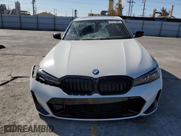 2023 BMW 3 Series 330i z VIN 3MW69FF08P8D73326, wystawiony jako Copart lot #57511995 z przebiegiem Nie podano mil oraz Czysty tytuł • Clean title. Historia ofert i sprzedaży dostępna na DreamBid. Obrazek 5.