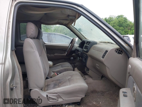 2001 Nissan Frontier XE z VIN 1N6DD26SX1C318540, wystawiony jako IAAI lot #42361846 z przebiegiem 286 072 mil mil oraz . Historia ofert i sprzedaży dostępna na DreamBid. Obrazek 5.