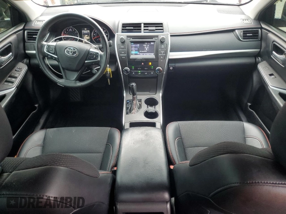 2017 Toyota Camry XLE z VIN 4T1BF1FK3HU759117, wystawiony jako Copart lot #55695805 z przebiegiem 43 144 mil mil oraz Szkoda całkowita • Salvage title. Historia ofert i sprzedaży dostępna na DreamBid. Obrazek 8.