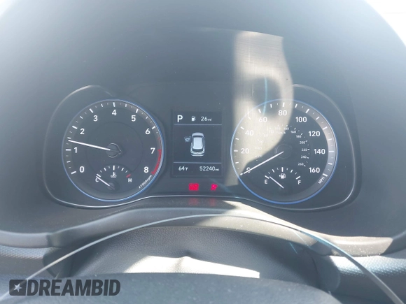 2021 Hyundai Kona SE z VIN KM8K1CAA3MU674975, wystawiony jako IAAI lot #42043579 z przebiegiem 52 240 mil mil oraz . Historia ofert i sprzedaży dostępna na DreamBid. Obrazek 7.