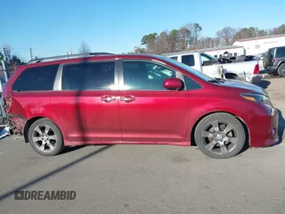 2016 Toyota Sienna SE с VIN 5TDXK3DC8GS716764, выставлен на аукционе IAAI как лот 41278353 с пробегом 174 495 миль миль и . История ставок и продаж доступна на DreamBid. Изображение 13.