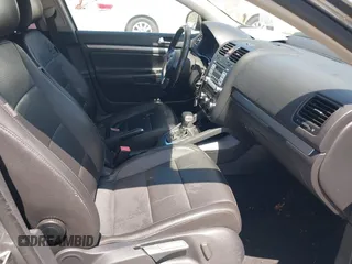2010 Volkswagen Jetta SE with VIN 3VWRZ7AJ9AM153873, listed as a IAAI auction lot 42212777 with 126,158 mi miles and . Bid and sale history available at DreamBid. Image 5.
