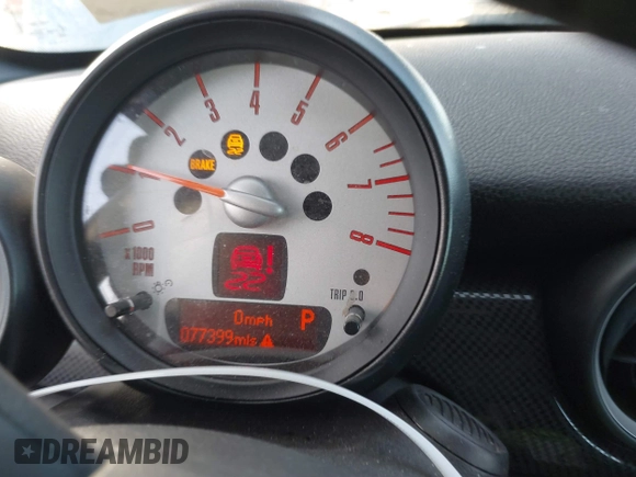 2013 MINI Roadster S z VIN WMWSY3C55DT594628, wystawiony jako IAAI lot #41316950 z przebiegiem 77 399 mil mil oraz . Historia ofert i sprzedaży dostępna na DreamBid. Obrazek 15.