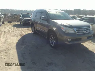 2013 Lexus GX 460 Premium z VIN JTJJM7FX5D5059640, wystawiony jako IAAI lot #41672224 z przebiegiem 78 311 mil mil oraz . Historia ofert i sprzedaży dostępna na DreamBid. Obrazek 1.