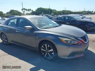 2017 Nissan Altima 2.5 SR with VIN 1N4AL3APXHC142963, listed as a IAAI auction lot 41849533 with 51,237 mi miles. Bid and sale history available at carsss.com. Image 1.