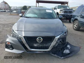 2019 Nissan Altima SL with VIN 1N4BL4EV4KC253275, listed as a IAAI auction lot 42041867 with 70,429 mi miles and . Bid and sale history available at DreamBid. Image 13.
