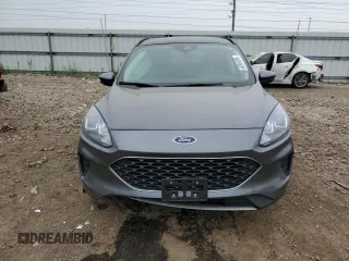 2021 Ford Escape SE with VIN 1FMCU9G64MUB16148, listed as a Copart auction lot 60994595 with 7,772 mi miles and Salvage title. Bid and sale history available at DreamBid. Image 5.