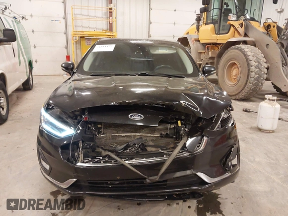 2019 Ford Fusion Titanium with VIN 3FA6P0K93KR269569, listed as a IAAI auction lot 41811177 with 110,231 mi miles. Bid and sale history available at carsss.com. Image 13.